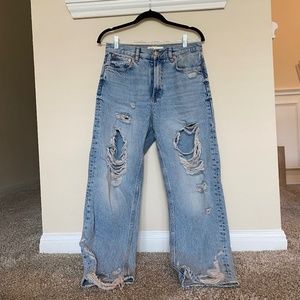 ZARA THE PEPPER MOM JEANS LIGHT BLUE (size 6/28)